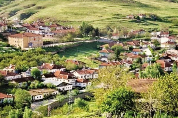 Alevi köyüne megafonlu imam