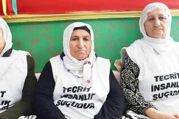 Annelerden eleştiri: Nerdesiniz?