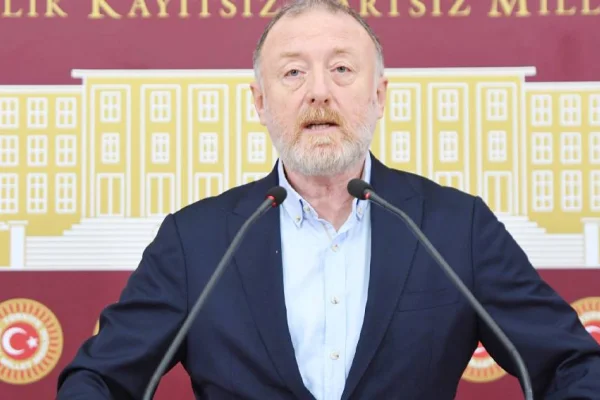 Devlet krizi var