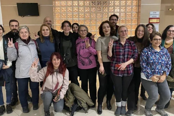 Kürt gazetecilerle dayanıştığımız için