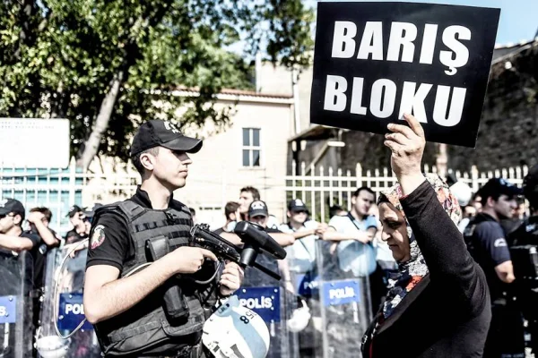 Kabileden devlete bilgeden entelektüele  