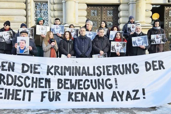 Kenan Ayaz’ın dostlarıyız