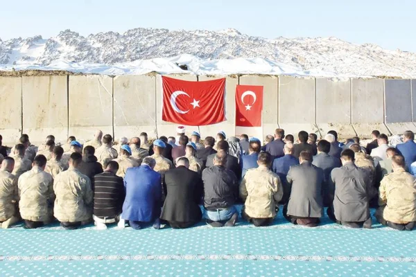 "Ata”nın askerlerinden imamın neferlerine