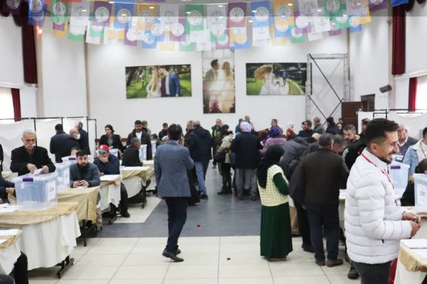 Halk demokrasisi şöleni