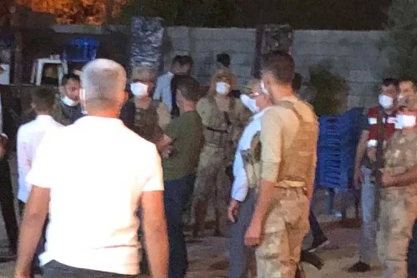 Jandarma düğün bastı korucular silah bıraktı