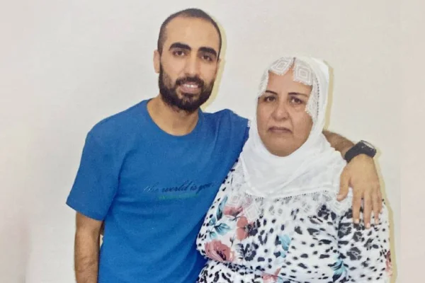 Onların sesi olmalıyız