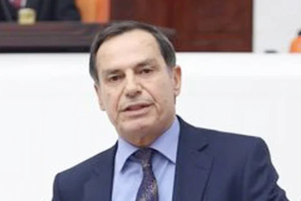 Xelat'a Türk takviyesi