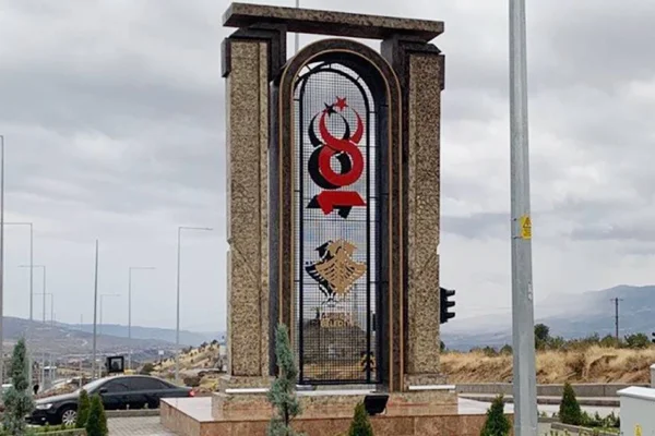 Şırnak’a hileyle dikildi, devleti için anıt dikti