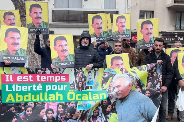 Avrupa’dan İmralı’ya binlerce kart