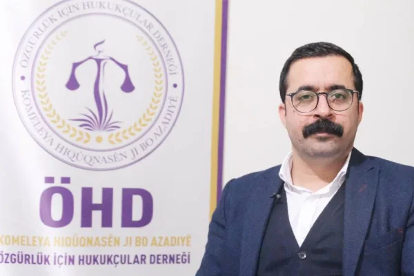Tecrit, kanun dışı siyasi bir karardır