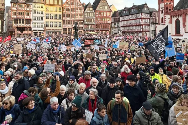 Frankfurt steht auf für Demokratie