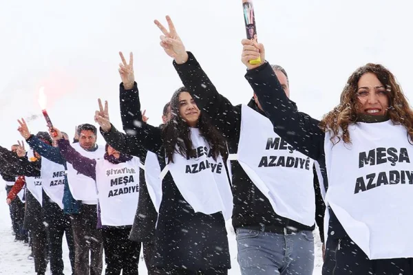 Özgürlük yolunda büyük yürüyüş