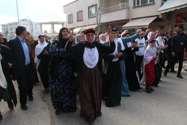 Devleti masaya çağırıyoruz