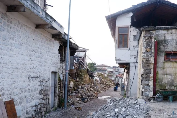 Önce deprem sonra rant