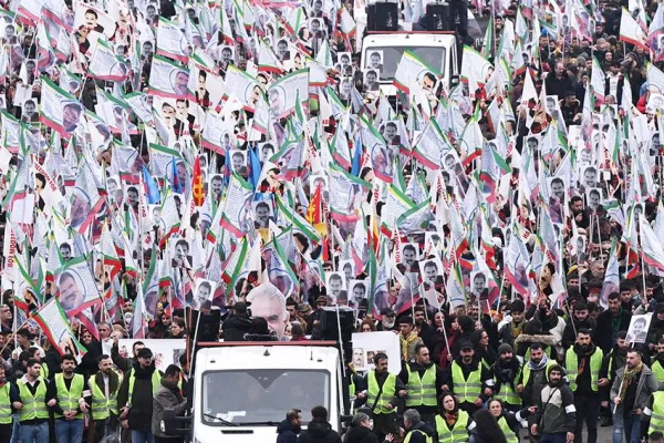 Kürtler Köln’de özgürlüğünü paylaştı