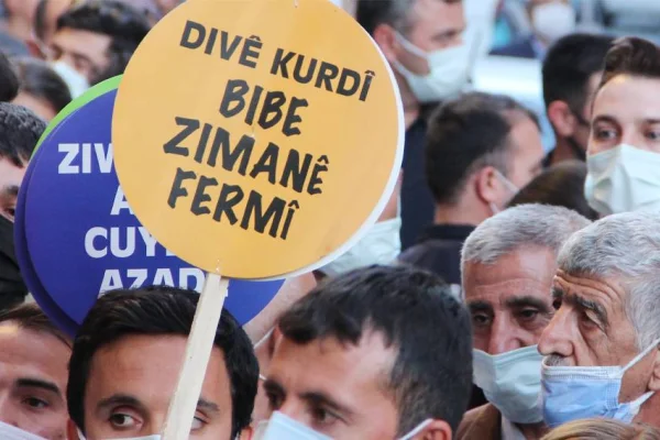 Çocuklarınıza ana dilini öğretin