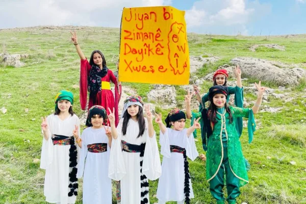 Çocuklarıyla sadece Kürtçe konuşuyorlar