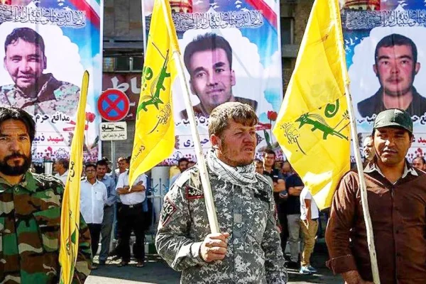 Suriye çöllerinde Afgan savaşçılar