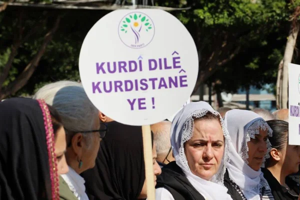 Kürtçenin önergesine de iade