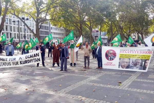 Köln’de inanç birlikleri eylemde