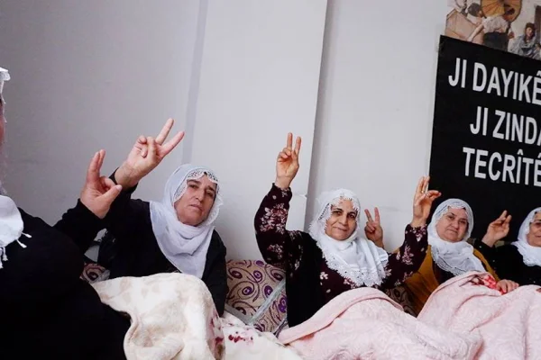 Çocuklarının mücadelesini omuzladılar
