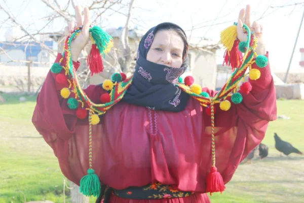 Kesk û sor û zer gulîsiyle 8 Mart’a hazır