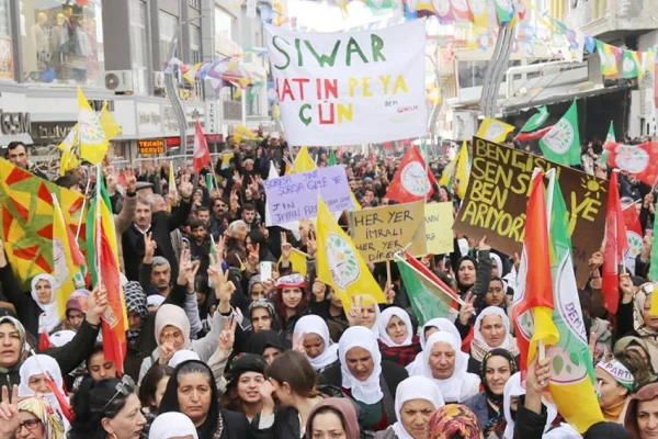 AKP'ye oy vermiş Kürtlere seslendi