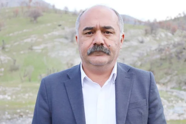 Aslanların toprağında tilkilik yapıyorlar