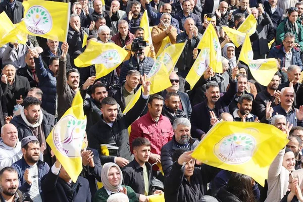 Kürt dilini konuşmasın diye 3 trilyon
