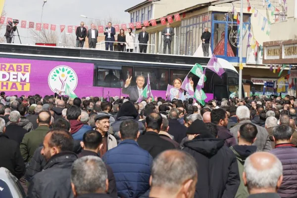 ‘Bilinmeyen dil’ diyeni sandıklara gömeceğiz