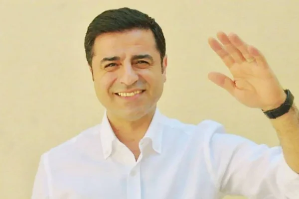 Kumpastan esarete son verin