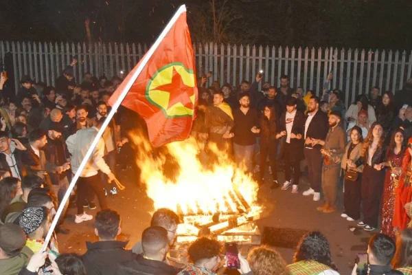 İngiltere’de Newroz ateşi