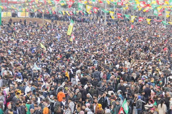 Savaşa karşı barış Newroz'u