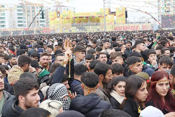 Amed, Newroz’un hakkını verdi