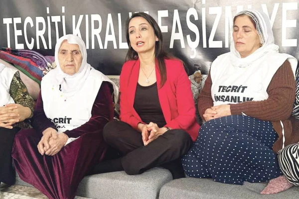 Hatimoğulları'ndan annelere ziyaret