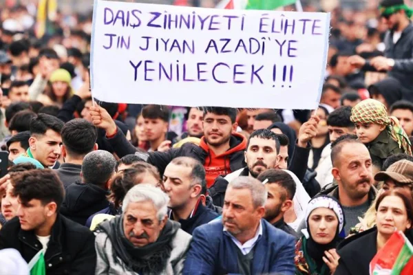 Jin Jiyan Azadî hakikatine yenildiler