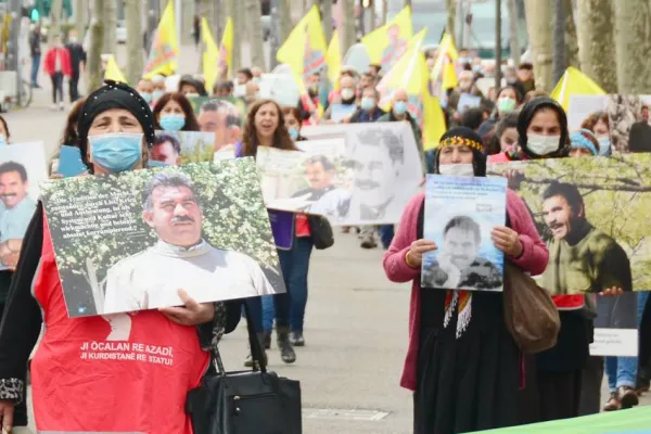Avrupa’da 4 Nisan coşkusu