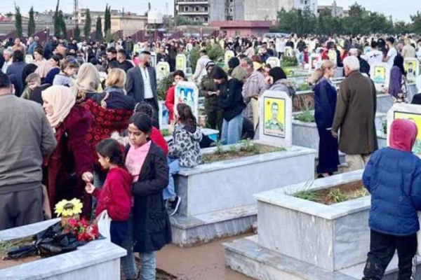 Şehitlikler ziyaret edildi