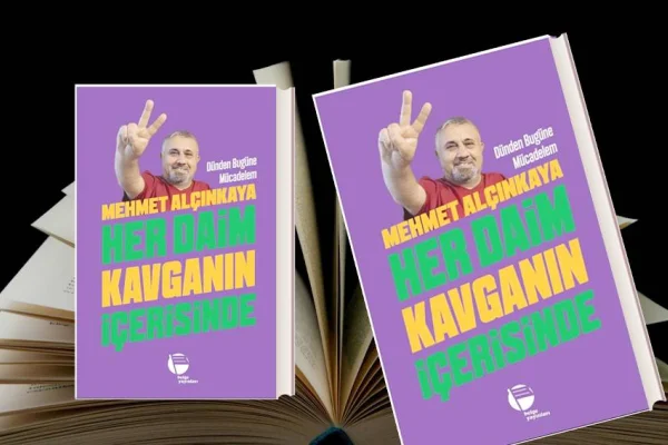 Yazdığı kitabı okuyamıyor