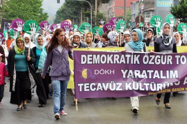 Özel savaş yöntemi olarak erkek şiddeti