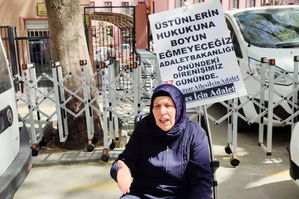 Adalet talebine polis bariyeri