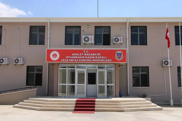 19 aydır işkence görüyor