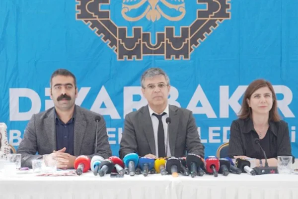 Büyükşehir'e 3,5 milyar borç
