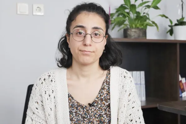 Tutsaklar boykotla yetinmiyor