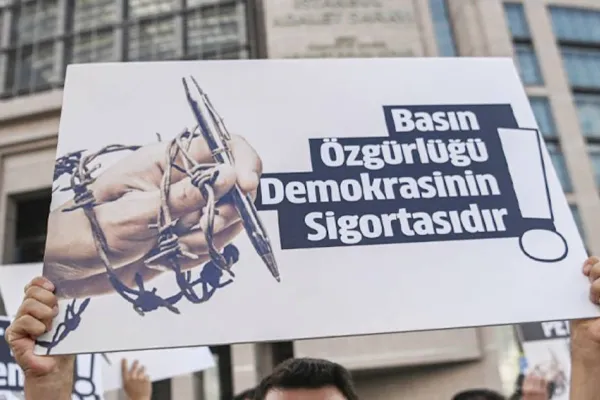 Türkiye'de basın bastırıldı