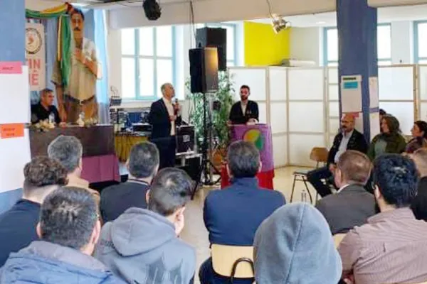 Kamplardaki Kürtlere sahip çıkılmalı