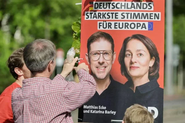 Ecke’ye "Die Heimat" saldırmış