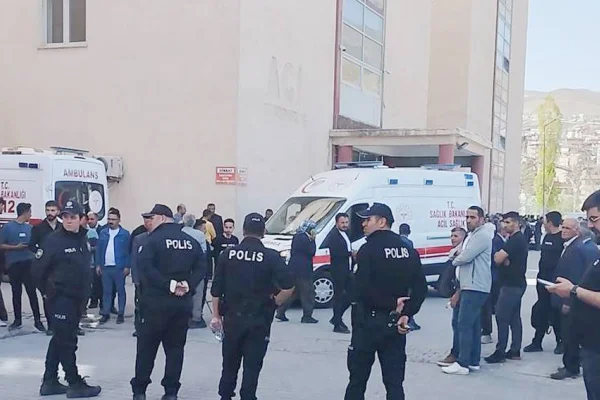 Türk ordusundan kalan patlayıcıyla yaralandı