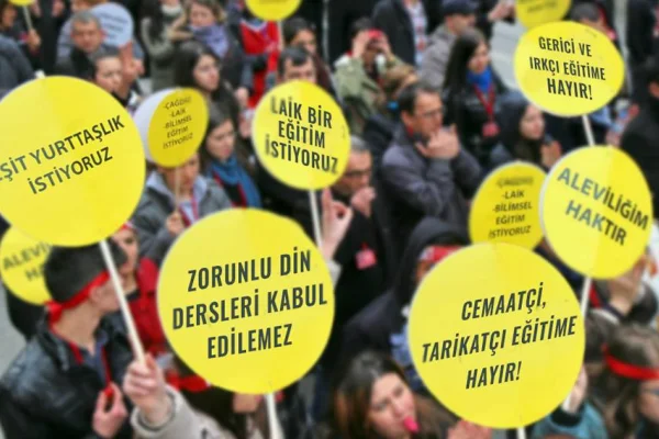 AKP'nin yeni müfredatı: Tekçilik