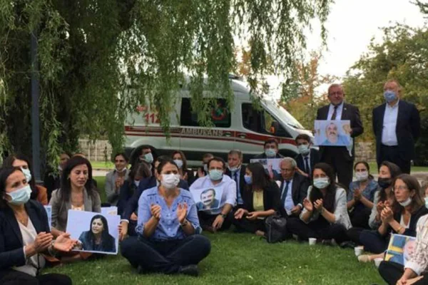 Meclis açıldı, HDP katılmadı